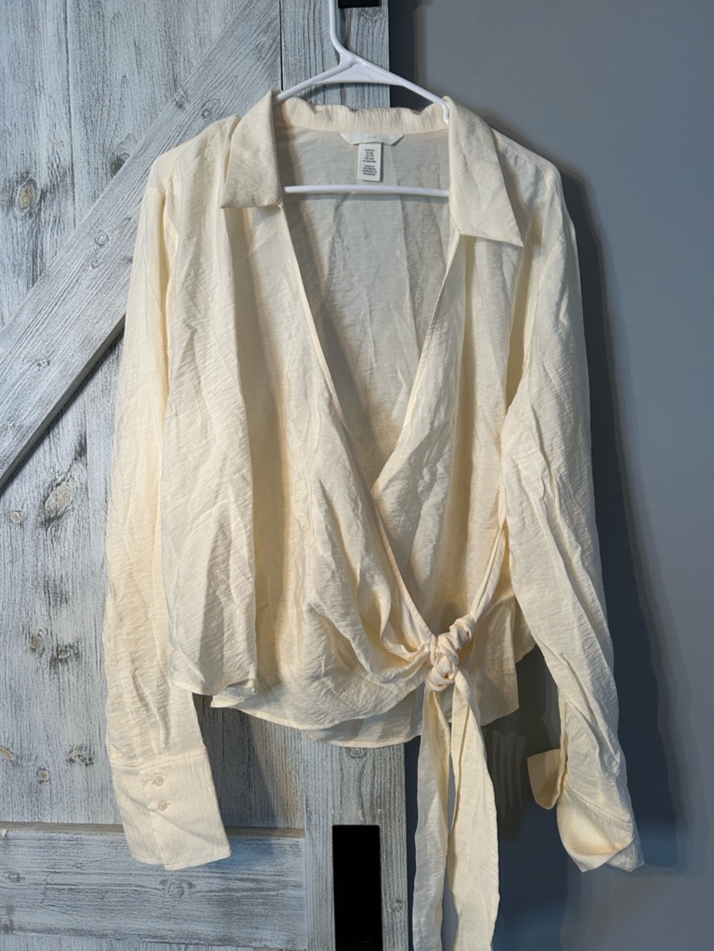 LAST CHANCE H&M cream colored crinckle wrap top